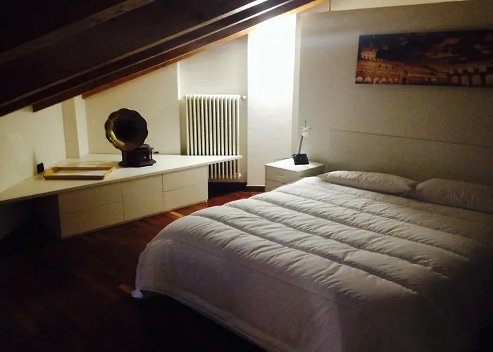 La Mansarda Della Musica Lägenhet *